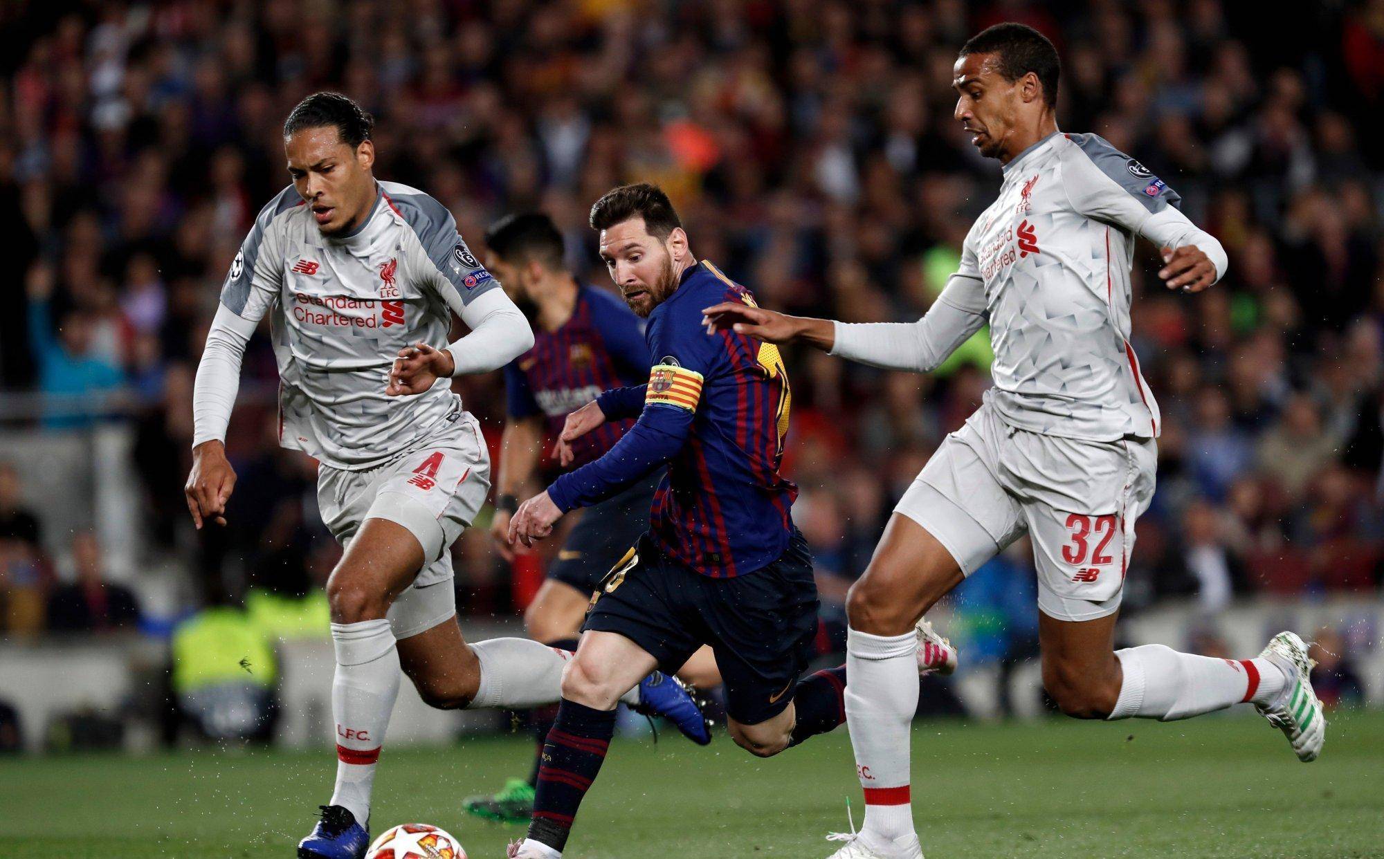 关于足球比赛中哪位球员表现最出色,值得称赞?的信息 关于足球比赛中哪位球员表现最出色,值得称赞?的信息