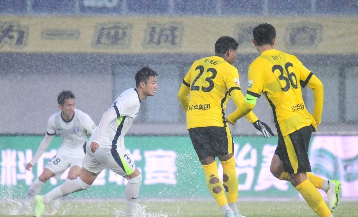 开云下载-弗赖堡客场告负，遭遇不利局面的简单介绍