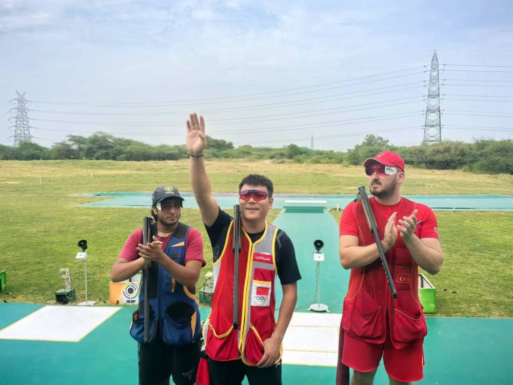 意大利射击选手实现完美射击，夺得金牌