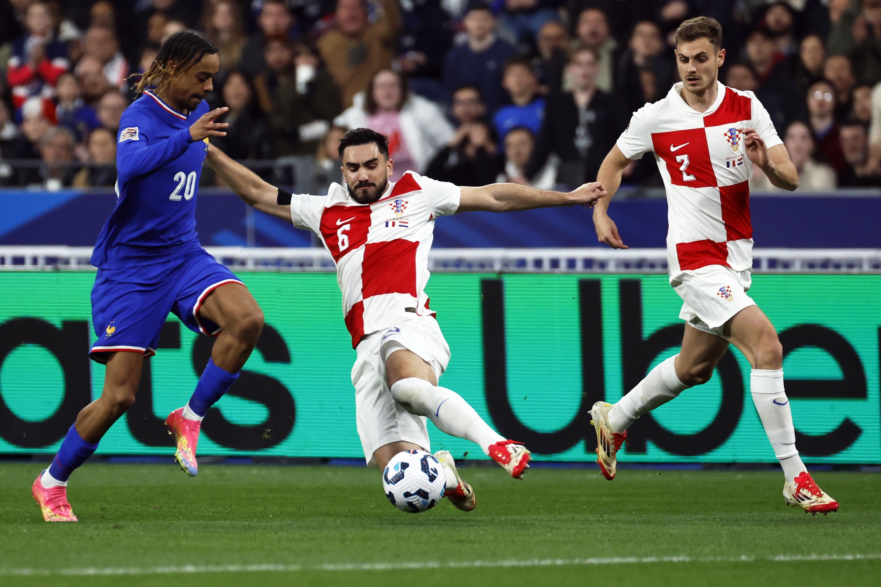 包含欧国联比赛实力对决，势均力敌紧张刺激的词条