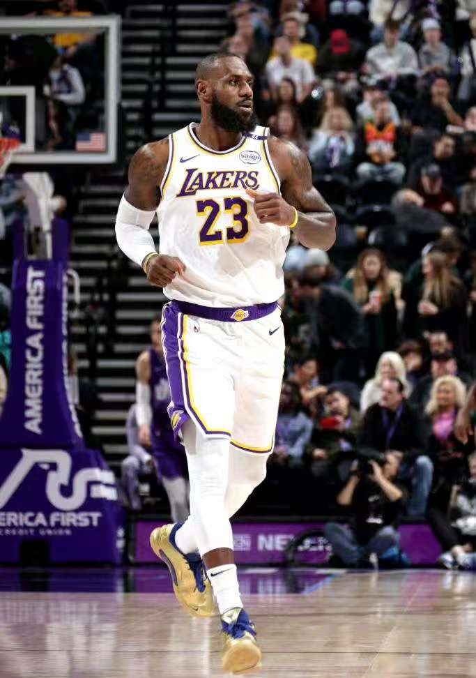 布莱克浦取得胜利，球队士气高昂的简单介绍