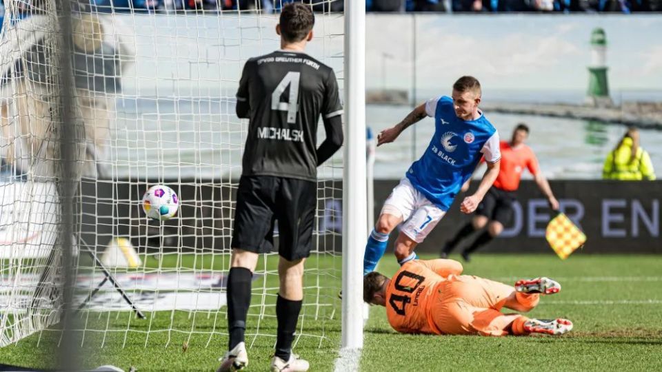 杜塞尔多夫胜利五球大胜,备战对汉堡比赛 杜塞尔多夫胜利五球大胜,备战对汉堡比赛