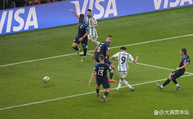 关于梅西传射梅开二度，助巴塞罗那轻松取胜的信息