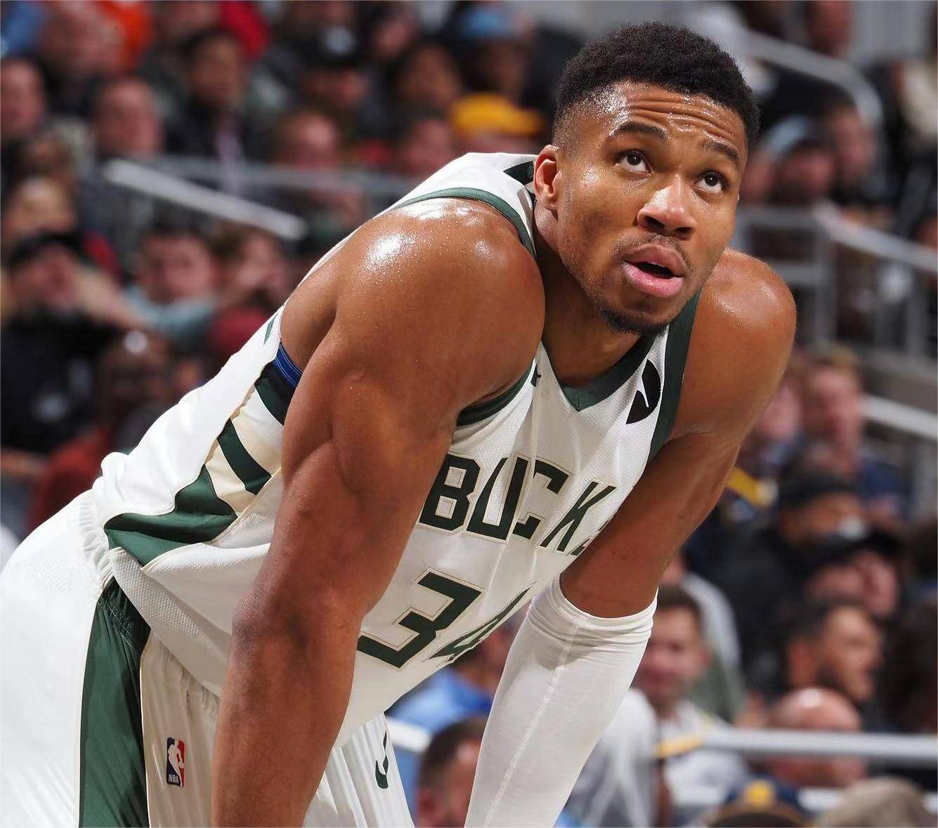 关于火箭客场战胜小牛，威少全场表现低迷的信息