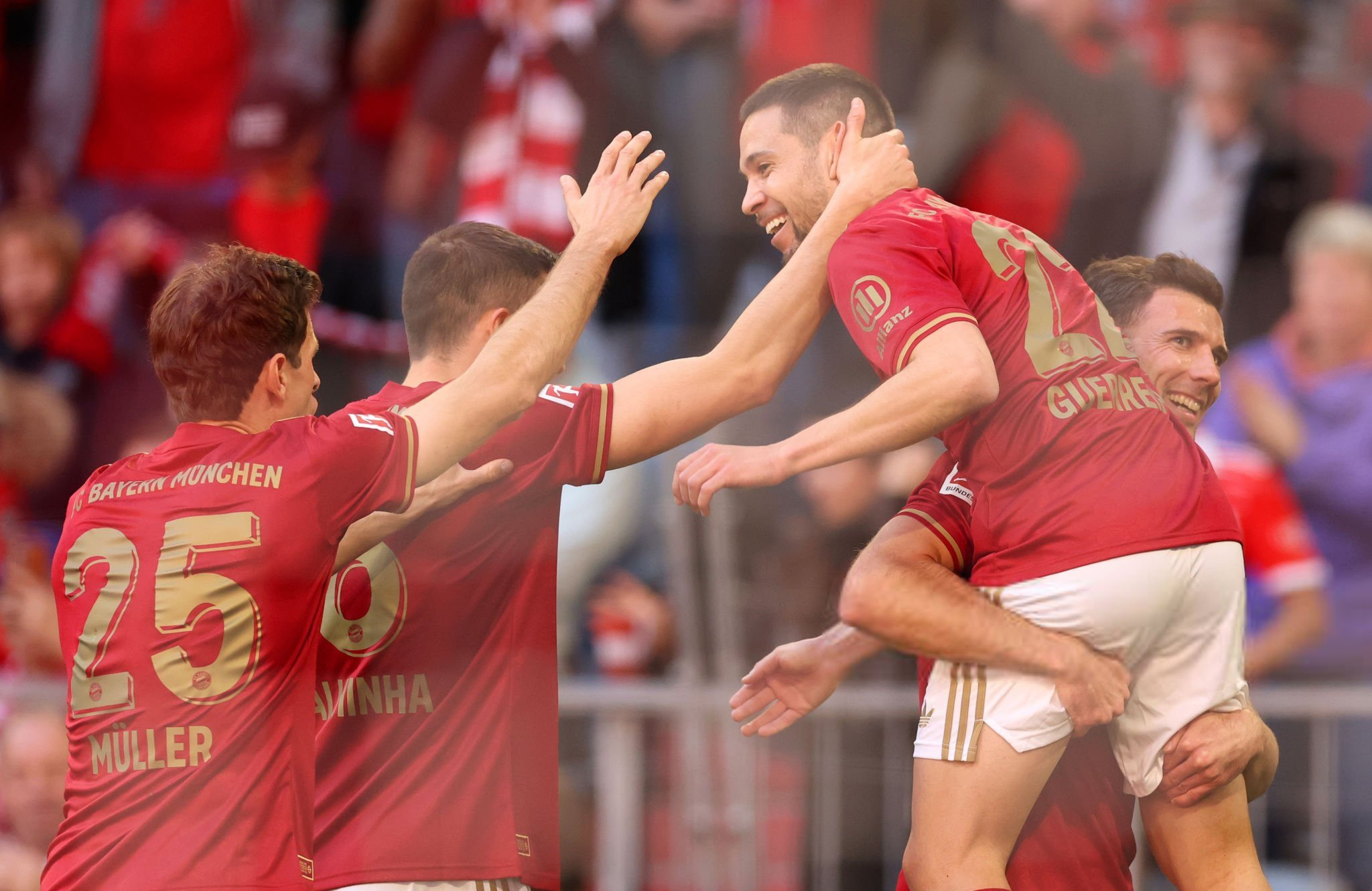 拜仁慕尼黑力争晋级决赛，强势压制对手