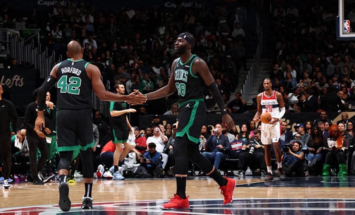 勇士攻防俱佳，轻取凯尔特人取得连胜