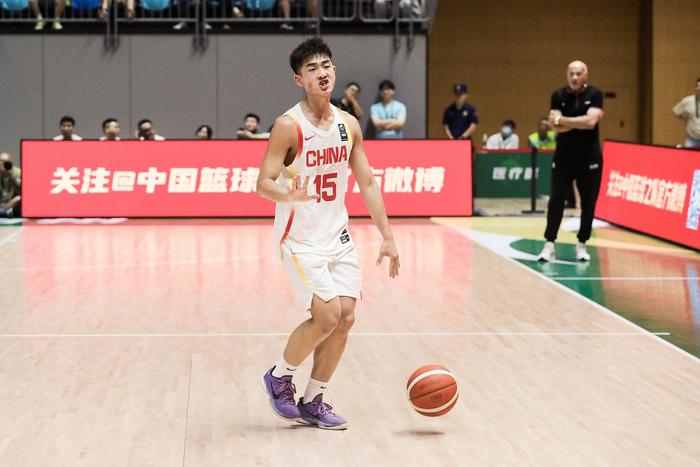 阿尔科拉诺主场豪取三分，状态回升