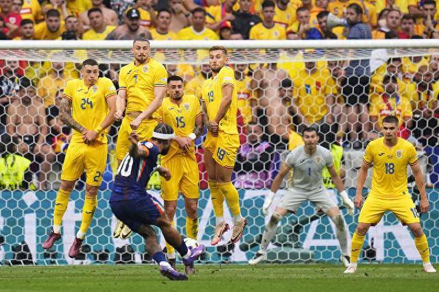 包含罗马尼亚队在客场作战力挫奥地利队的词条