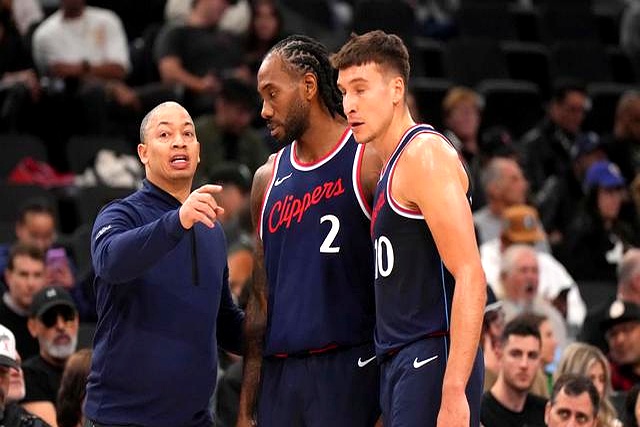 开云APP-爵士迎战快船，精彩比赛实况传送的简单介绍