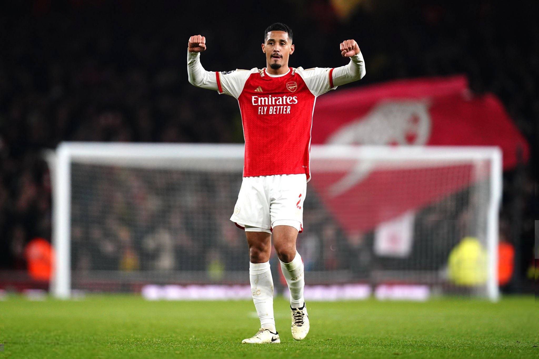 包含阿森纳主场击败水晶宫，继续保持联赛不败的词条