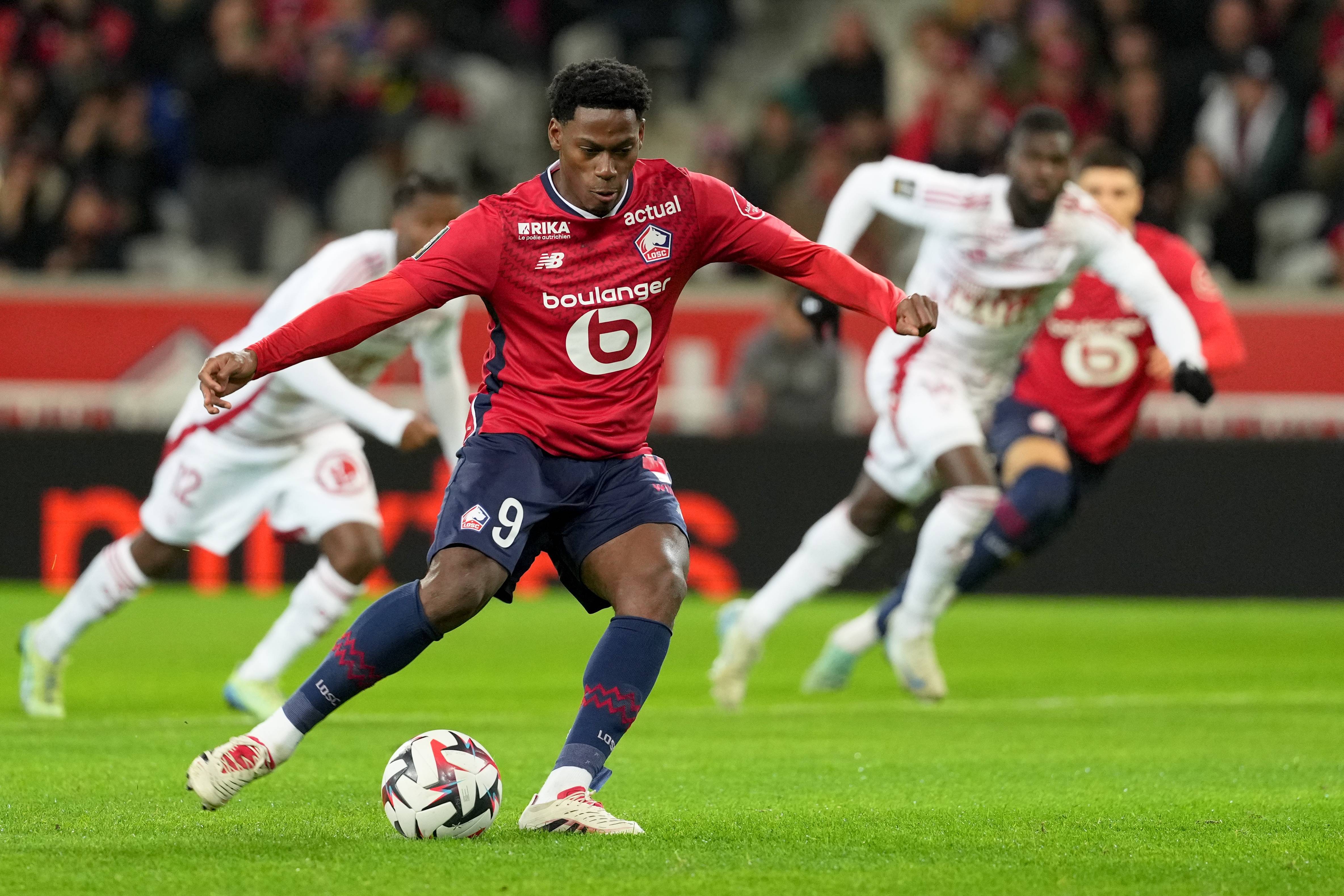 里昂新赛季目标明确,力争进入欧冠席位 里昂新赛季目标明确,力争进入欧冠席位