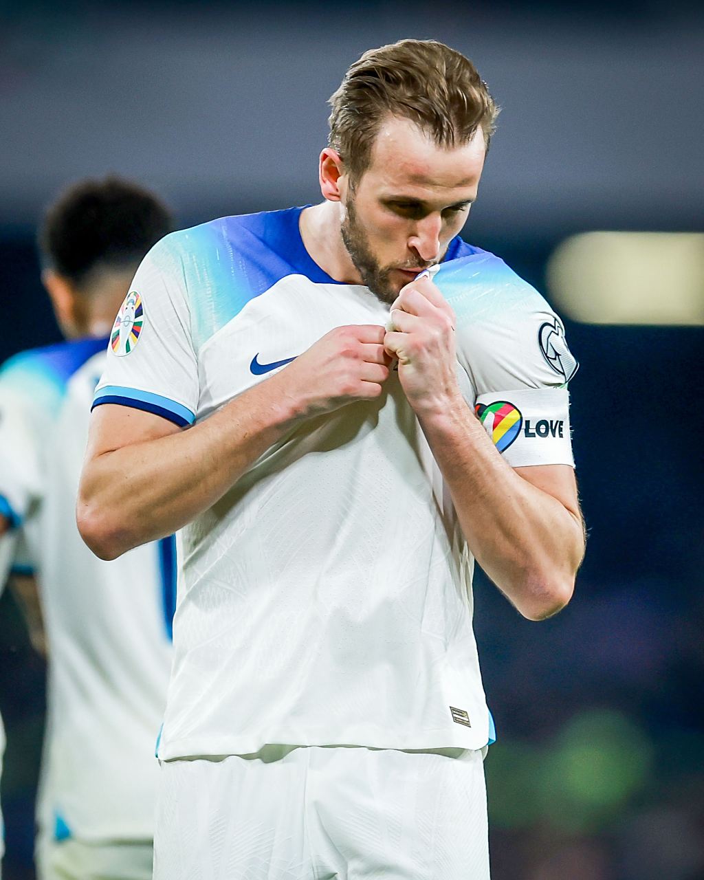 开云体育官方网站-意大利队在欧洲杯预选赛中遭遇挫折