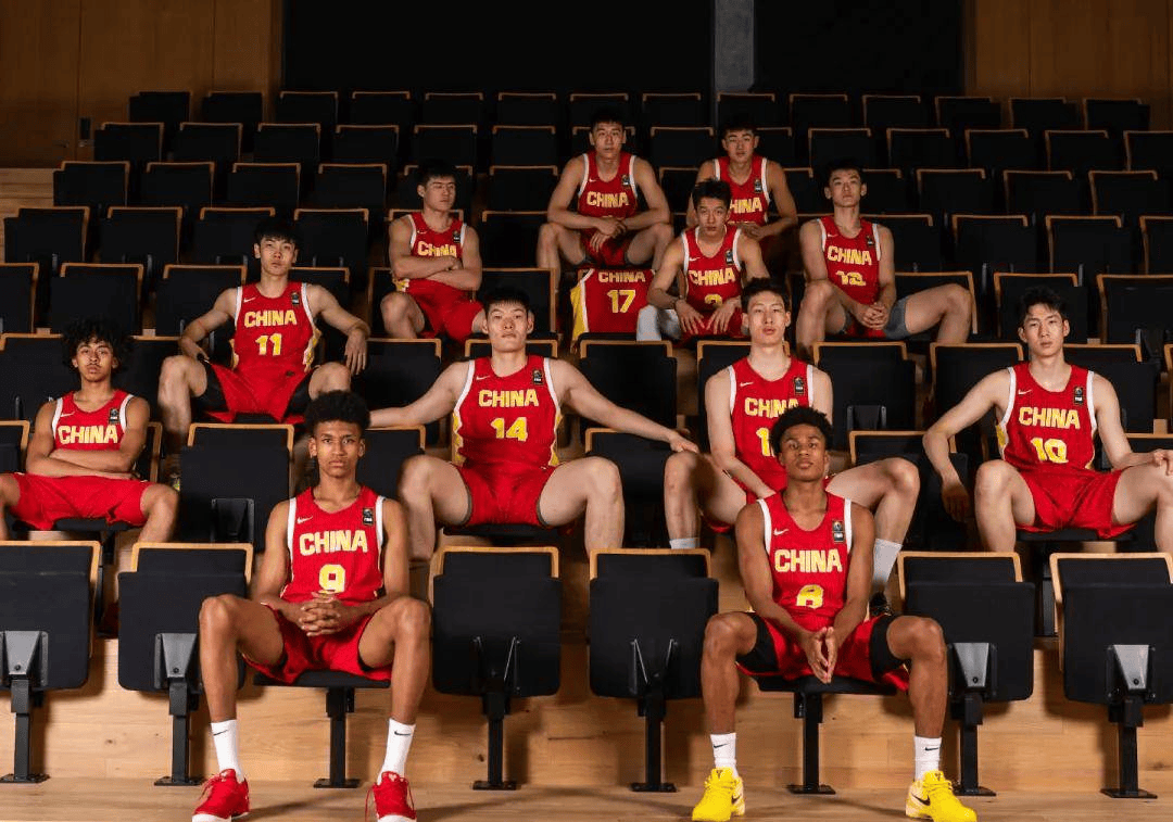 力挽狂澜！球队在国际比赛中实现逆袭