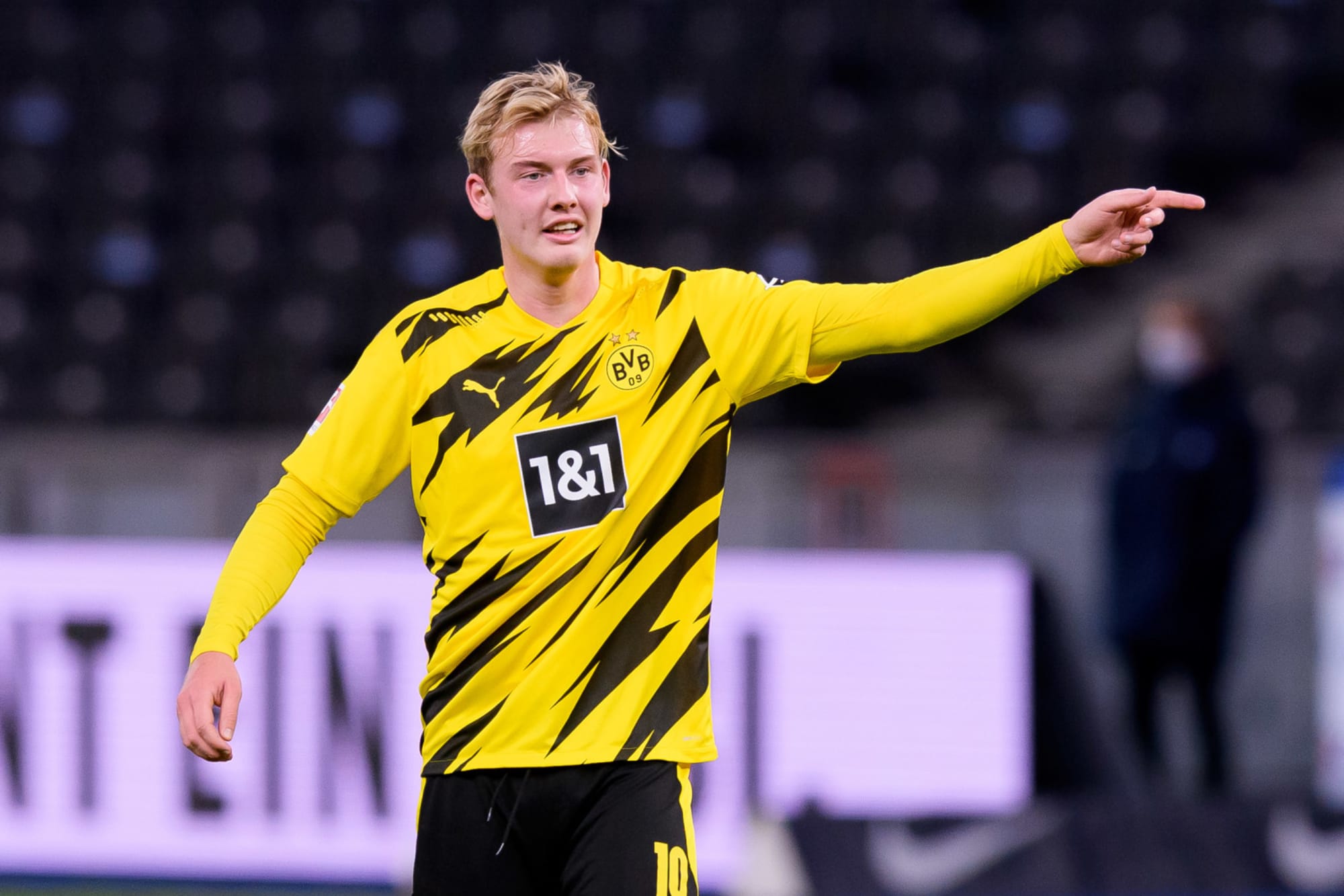 开云体育登录-多特蒙德派出新锋线，欧冠资格前景一片晴朗