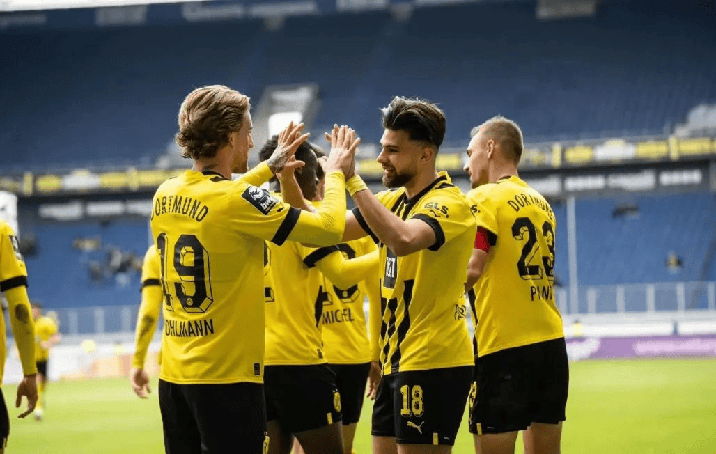 多特蒙德派出新锋线，欧冠资格前景一片晴朗