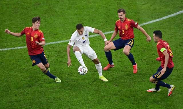 厄瓜多尔客场-战胜巴拉圭，晋级欧国联半决赛