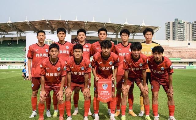 开云体育官网-球队在最新比赛中取得连胜创造佳绩