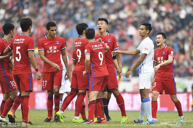 重庆当代力帆主场战平广州富力，取得宝贵积分