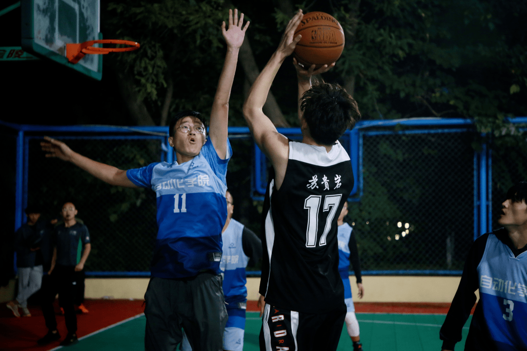 FPX轻取T1，Zeus拿下关键大龙激烈交锋淘汰赛，点燃全场激情的简单介绍