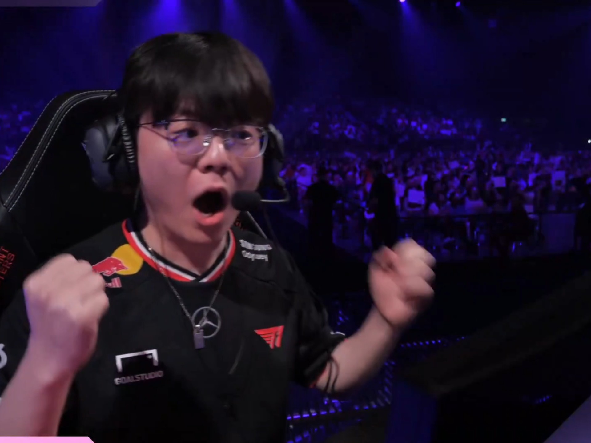 包含T1险胜FPX，ShowMaker打出惊人五杀宿命之战2025世界赛，留下经典瞬间的词条