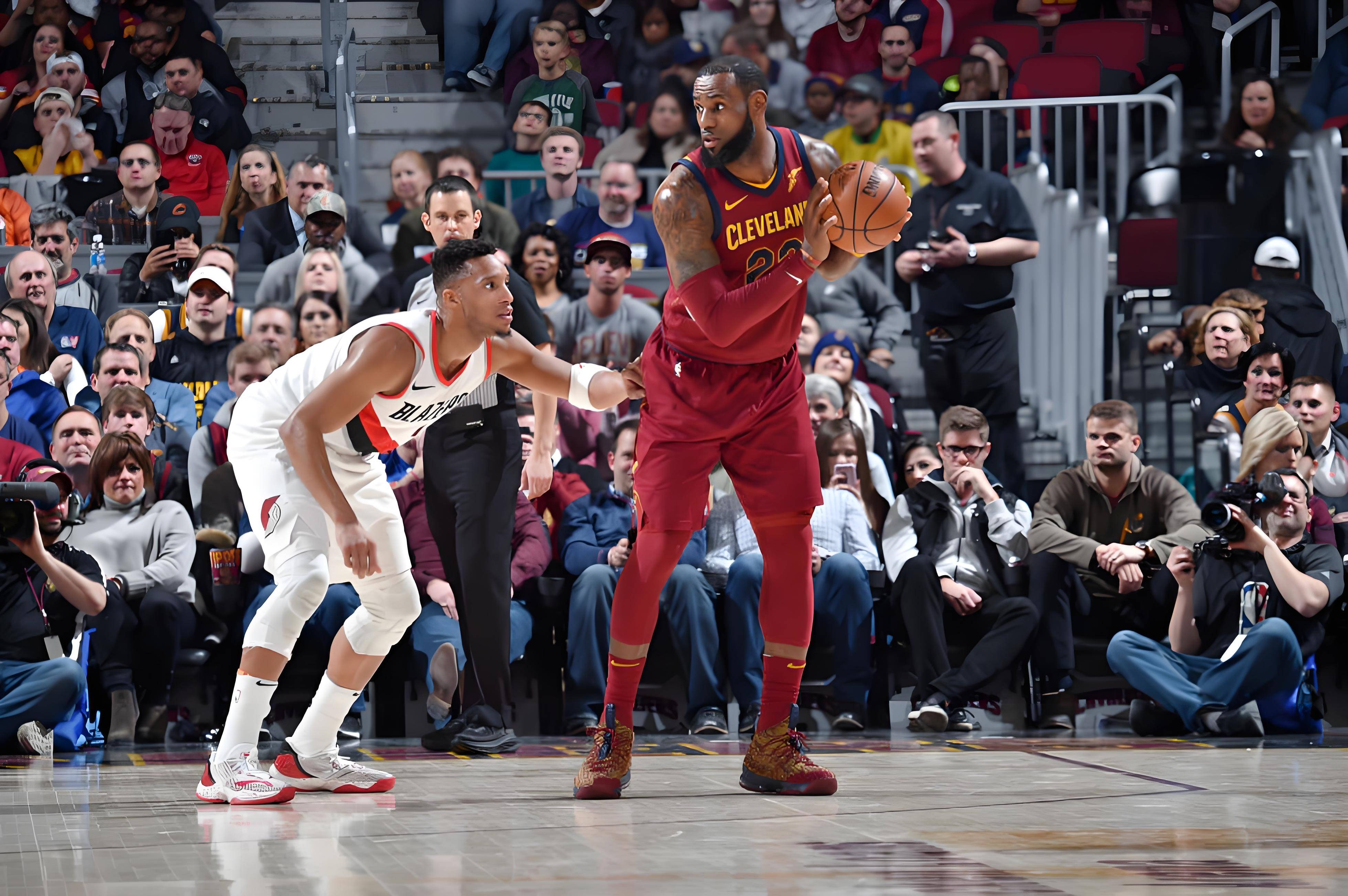 开云体育下载-开拓者客场战胜勇士，终结对手连胜势头