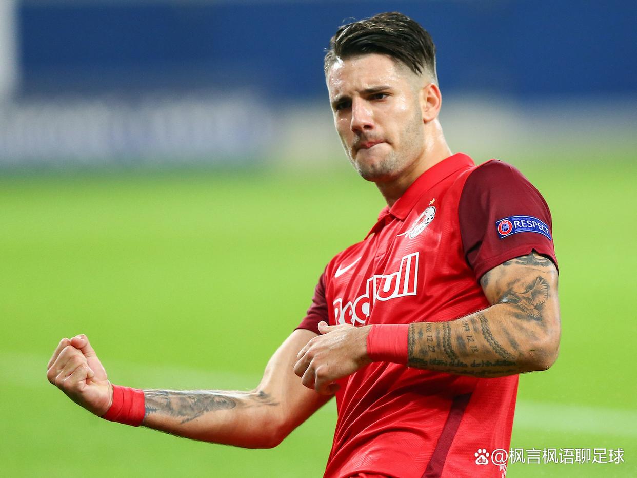 莱比锡红牛挥汗奋战不畏强敌