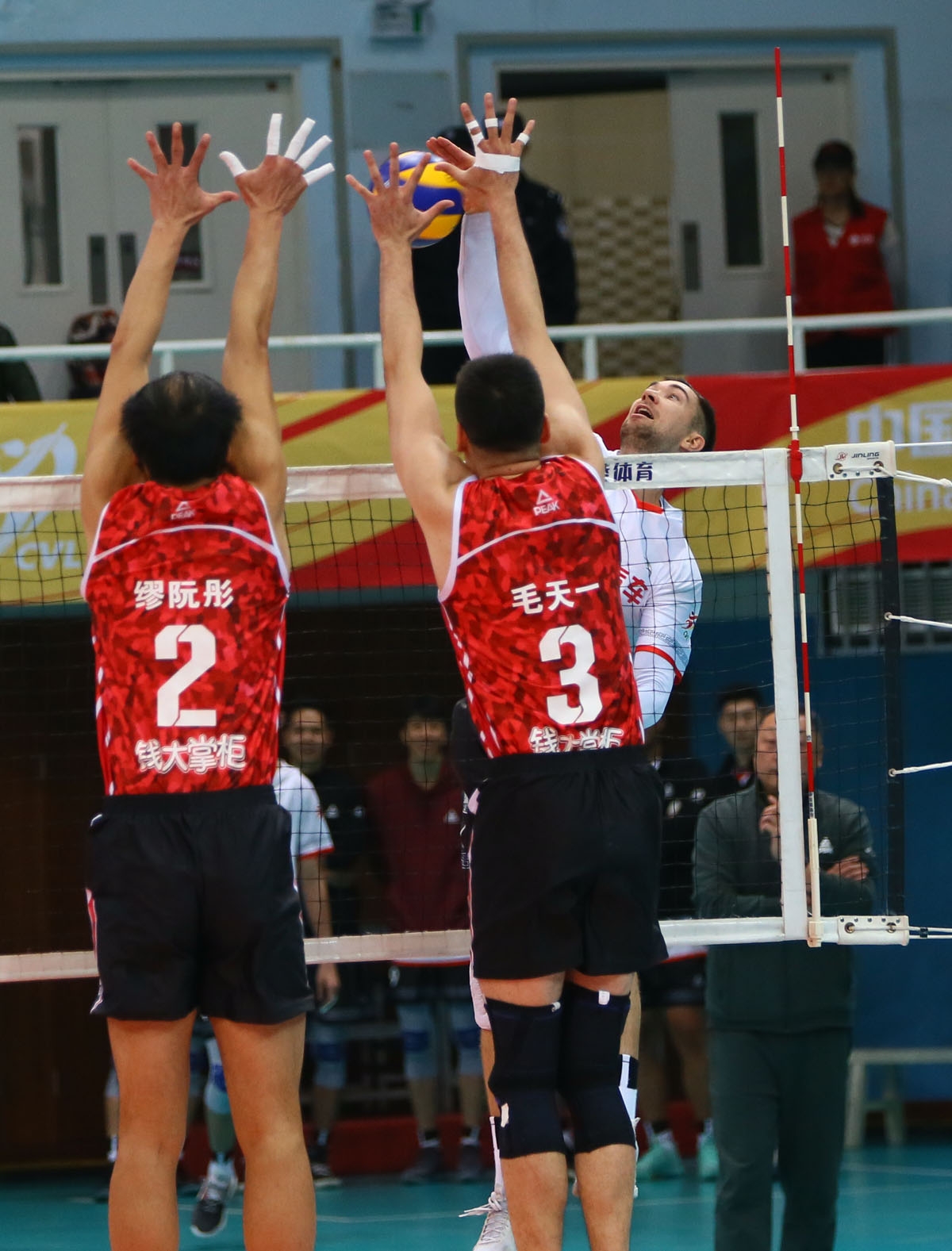 开云体育app-雷加利斯主场获胜，新赛季开门红