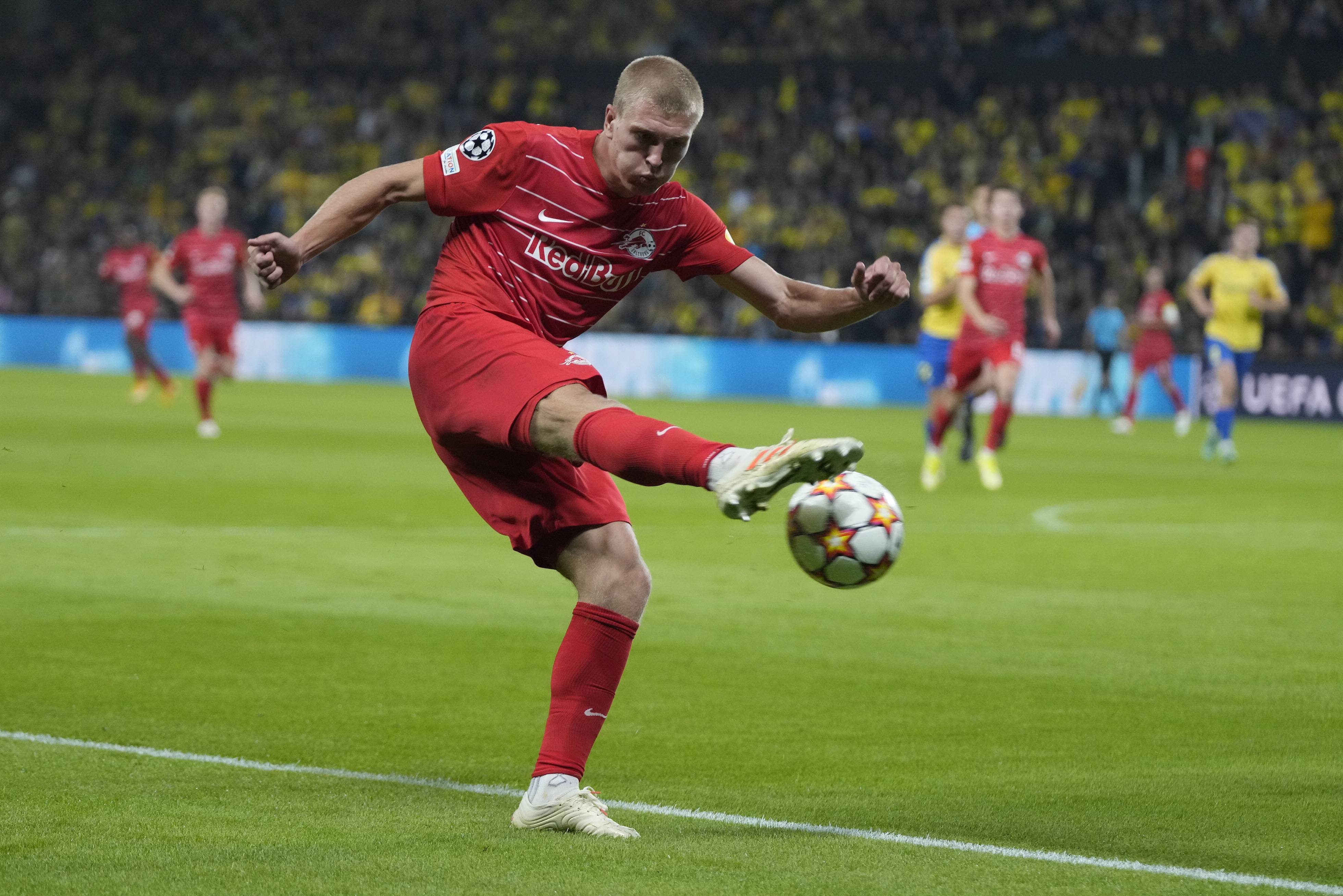 比分悬殊胜利，球队实力占据优势