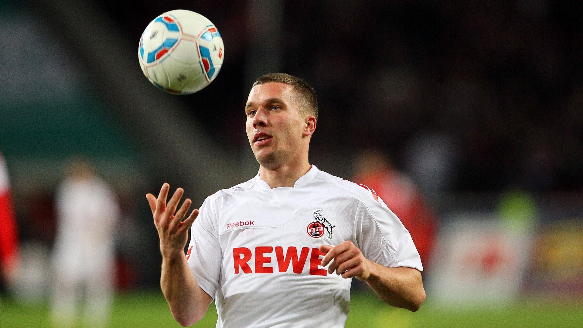 双杀日，现代体育的无意义博弈如何创造永恒瞬间